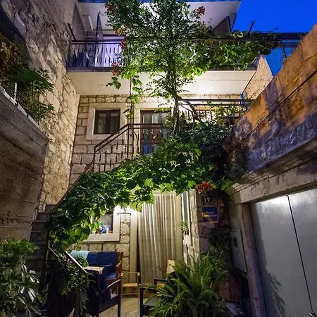 Apartment Anka Komiza