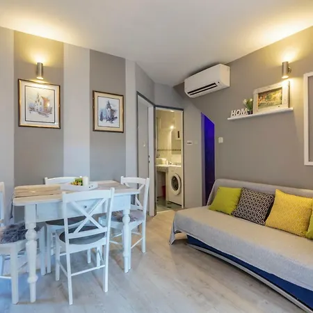 Apartment Anka Komiza