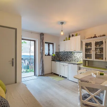 Apartment Anka Komiza